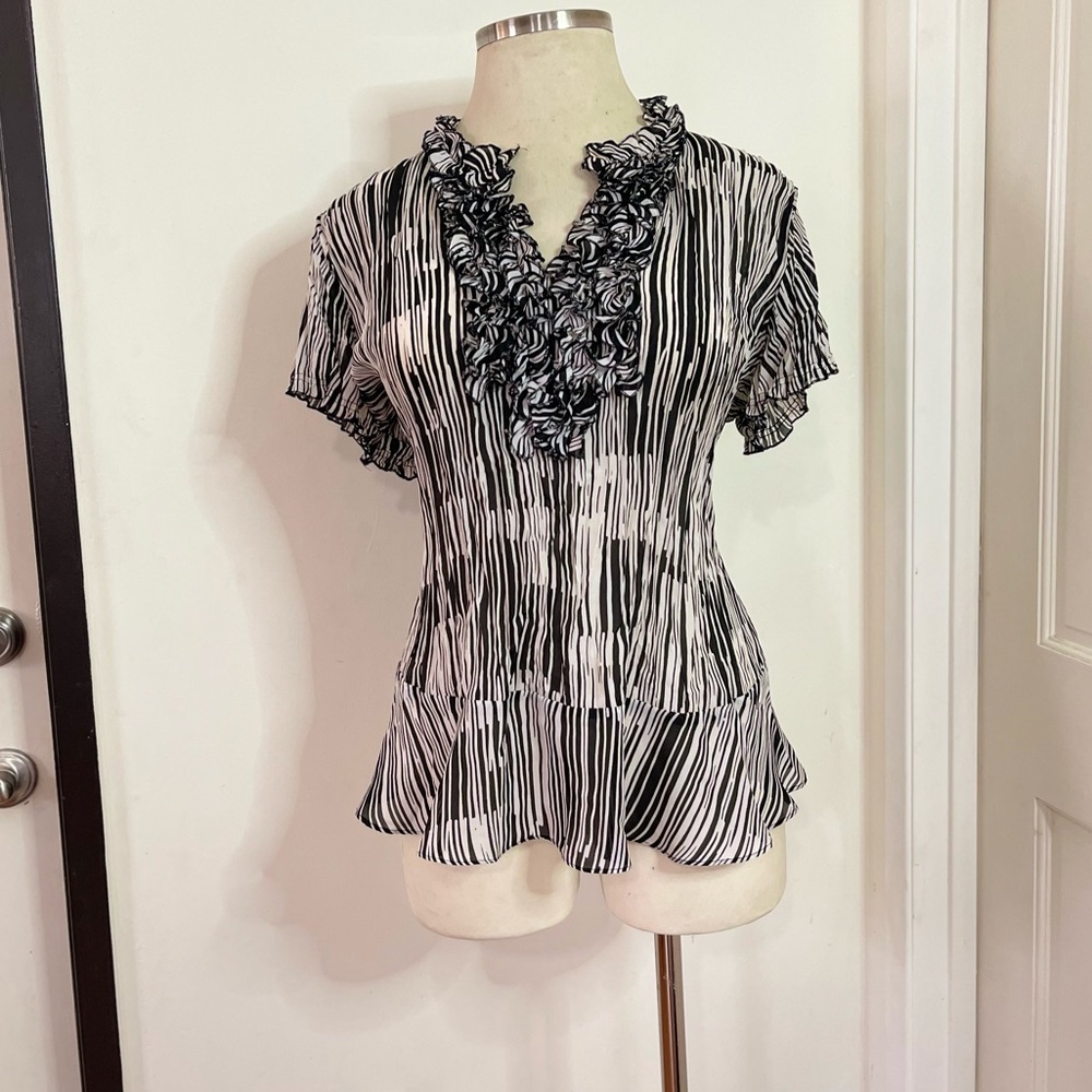 Allison Taylor Women’s Black White Abstract Print Notch Neck Ruffles Blouse - Picture 8 of 8